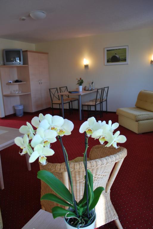 Mueritz-Strandhotel Röbel Quarto foto